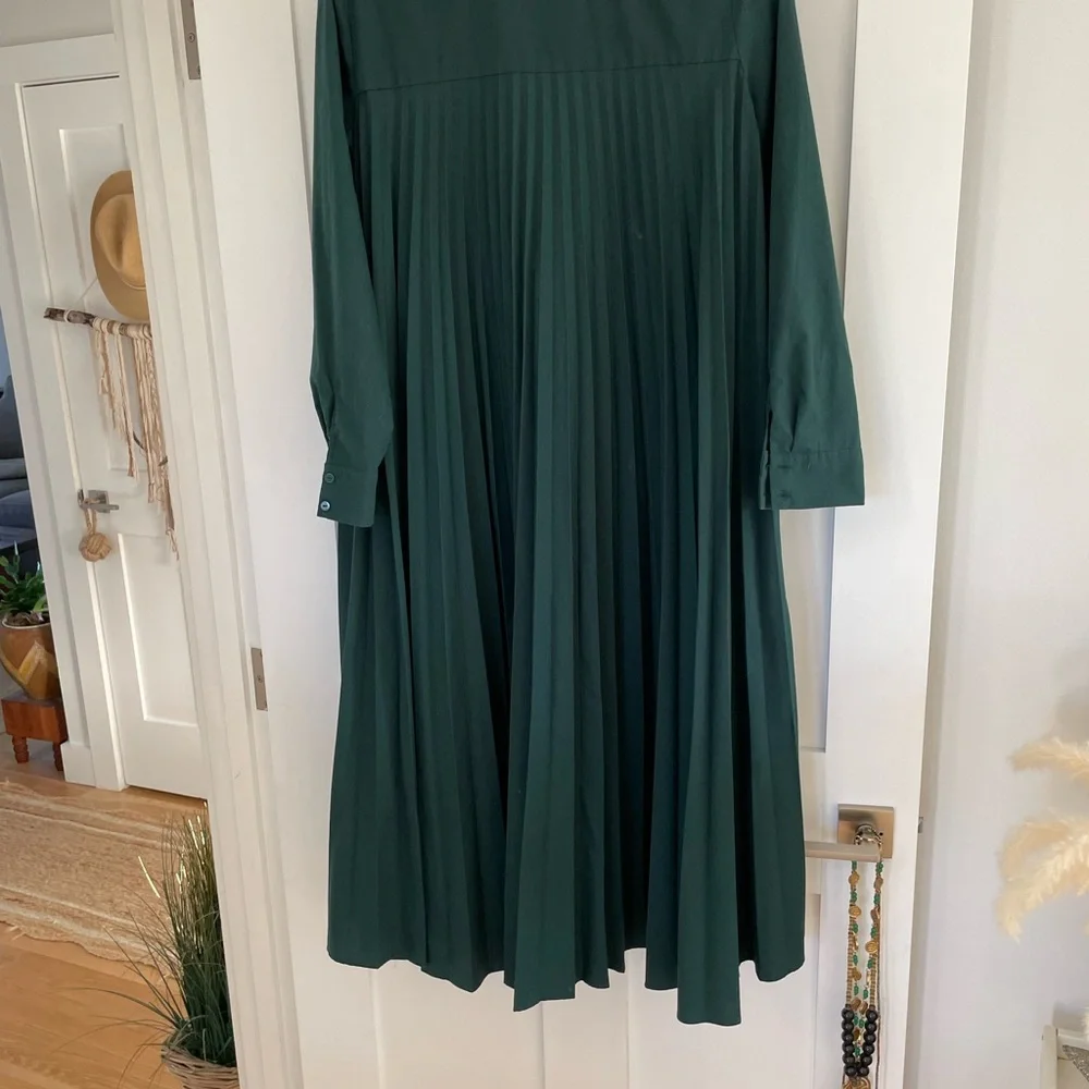 Zara Hunter Green Midi Pleated Dress - Picture 9 of 15